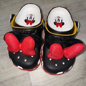Kids Minnie Mouse Crocs EUC